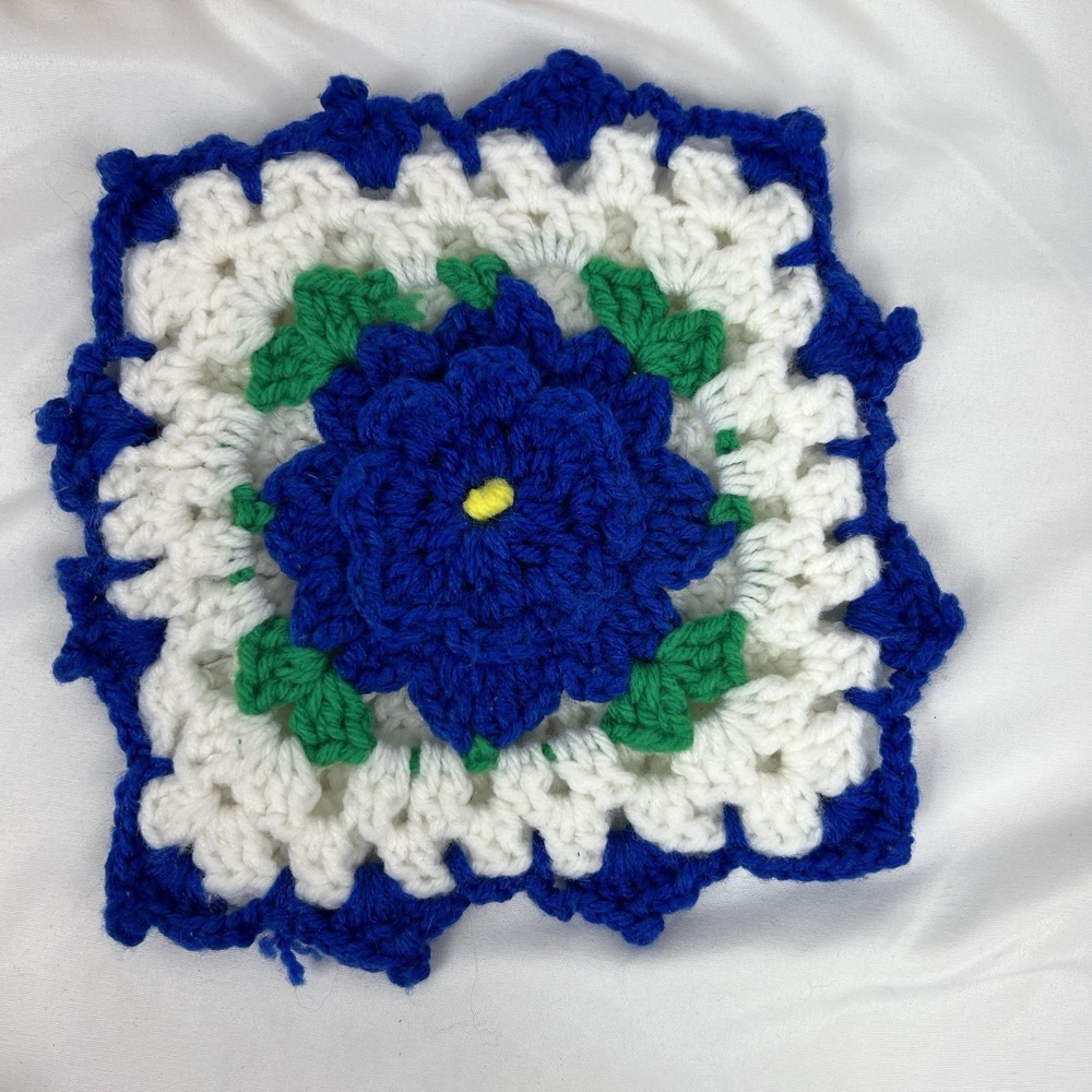 Handmade Crochet Floral Square Blue White Granny Square Vintage Cottagecore - Picture 6 of 6